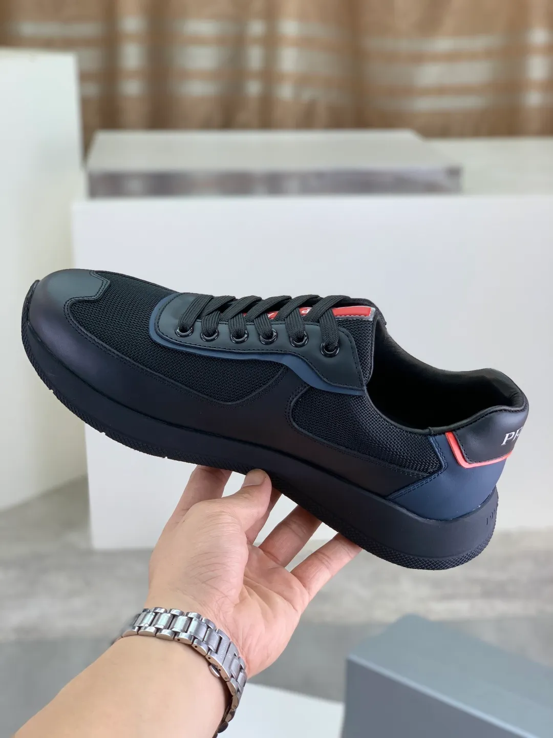 Men's men's shoes💰P580💰【New model】Top quality, new popular models on the official website, which will never go out of style for a century,🆘 The trendy brand (Prada) mainly promotes popular models, avant-garde and versatile fashionable men's shoes, private version molding, cowhide surface splicing 1:1 oil edge processing... fashionable and simple, original imported cowhide interior cowhide feet; the atmosphere and personality are more fashionable, eye-catching and pursuing class. It will subvert old ideas and be a must-have for fashionistas who want to spend time with you! Must keep it! High-end comfort, high-end quality workmanship. Size: 38-44 Various colors available. full package